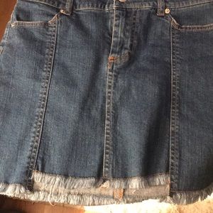A “Forever 21” girls short skirt.
